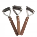 Hřeben pro údržbu a grooming domácích zvířat Walnut Pet - velký